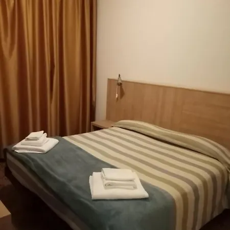 Otel Enrica 3*